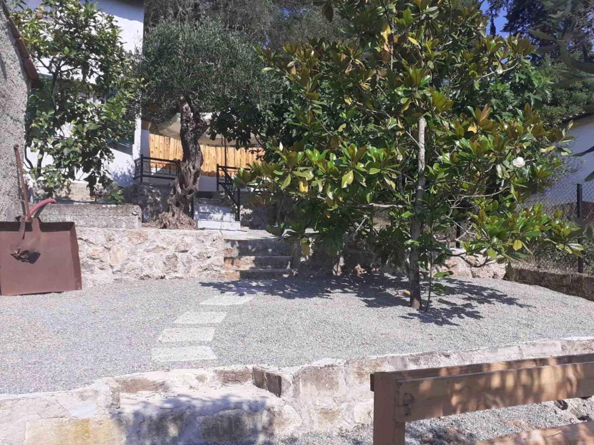 White Manolia Cottage Като-Коракиана Экстерьер фото